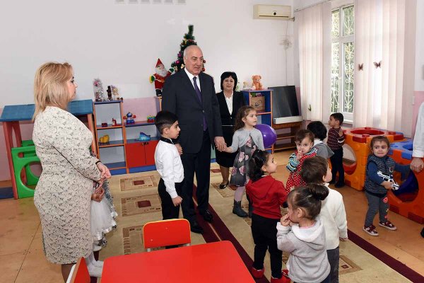 Sumqayıtda 9000 bayram hədiyyəsi paylandı - FOTOLAR Sumqayıtda 9000 bayram hədiyyəsi paylandı - FOTOLAR