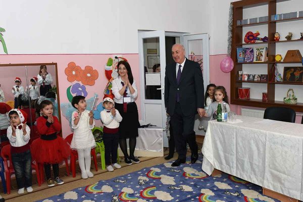 Sumqayıtda 9000 bayram hədiyyəsi paylandı - FOTOLAR Sumqayıtda 9000 bayram hədiyyəsi paylandı - FOTOLAR