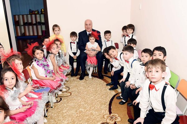 Sumqayıtda 9000 bayram hədiyyəsi paylandı - FOTOLAR Sumqayıtda 9000 bayram hədiyyəsi paylandı - FOTOLAR