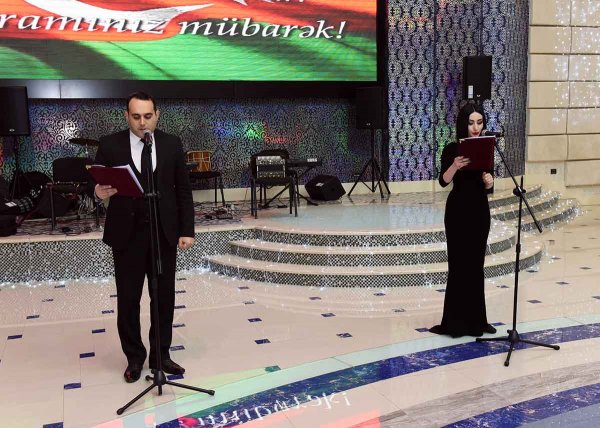 Sumqayıtda Dünya Azərbaycanlılarının Həmrəylik Günü və Yeni il bayramı qeyd olunub – FOTOLAR Sumqayıtda Dünya Azərbaycanlılarının Həmrəylik Günü və Yeni il bayramı qeyd olunub – FOTOLAR