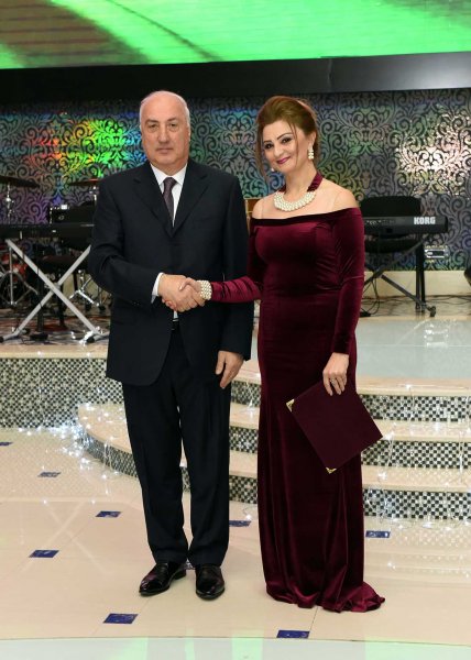 Sumqayıtda Dünya Azərbaycanlılarının Həmrəylik Günü və Yeni il bayramı qeyd olunub – FOTOLAR Sumqayıtda Dünya Azərbaycanlılarının Həmrəylik Günü və Yeni il bayramı qeyd olunub – FOTOLAR