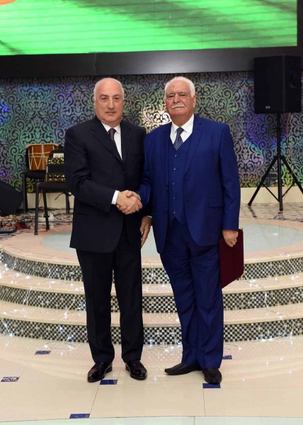 Sumqayıtda Dünya Azərbaycanlılarının Həmrəylik Günü və Yeni il bayramı qeyd olunub – FOTOLAR Sumqayıtda Dünya Azərbaycanlılarının Həmrəylik Günü və Yeni il bayramı qeyd olunub – FOTOLAR