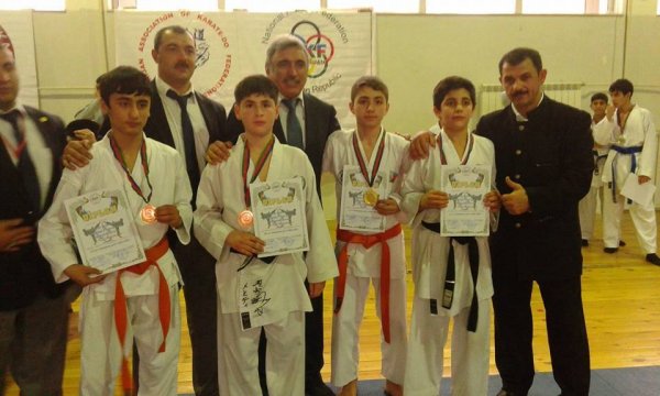 Sumqayıtlı əməkdar məşqçi evindəki partlayışda öldü - FOTOLAR
