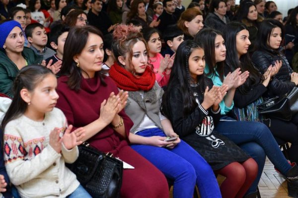 “Mənim Sumqayıtım” adlı rəsm müsabiqəsinin qalibləri mükafatlandırılıb -FOTOLAR “Mənim Sumqayıtım” adlı rəsm müsabiqəsinin qalibləri mükafatlandırılıb -FOTOLAR