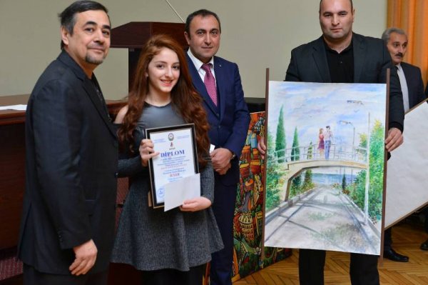 “Mənim Sumqayıtım” adlı rəsm müsabiqəsinin qalibləri mükafatlandırılıb -FOTOLAR “Mənim Sumqayıtım” adlı rəsm müsabiqəsinin qalibləri mükafatlandırılıb -FOTOLAR