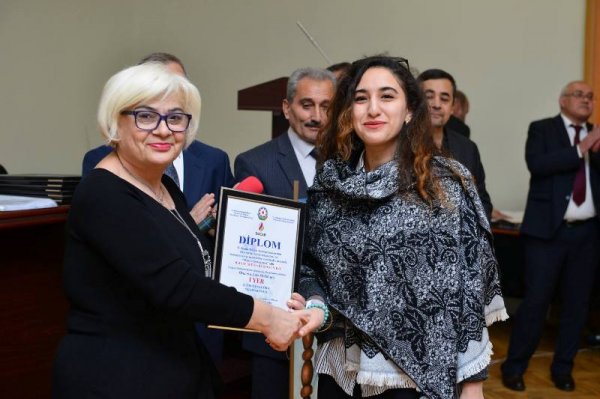 “Mənim Sumqayıtım” adlı rəsm müsabiqəsinin qalibləri mükafatlandırılıb -FOTOLAR “Mənim Sumqayıtım” adlı rəsm müsabiqəsinin qalibləri mükafatlandırılıb -FOTOLAR