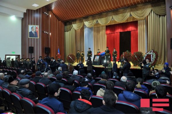 Şəhidimizlə vida mərasimi başa çatıb-FOTO Şəhidimizlə vida mərasimi başa çatıb-FOTO