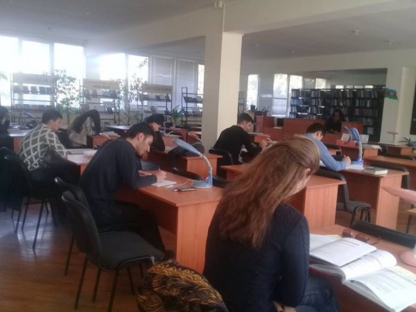 Sumqayıt Mərkəzi Kitabxanasından fiziki imkanları məhdud uşaqlara tövhə-FOTO Sumqayıt Mərkəzi Kitabxanasından fiziki imkanları məhdud uşaqlara tövhə-FOTO