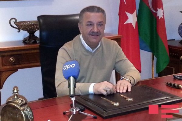Azərbaycanlı milyarder: "Tramp məni evinə dəvət edib" Azərbaycanlı milyarder: "Tramp məni evinə dəvət edib"