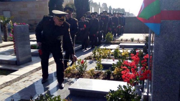 Mübariz İbrahimov doğum günündə anılıb-FOTO Mübariz İbrahimov doğum günündə anılıb-FOTO