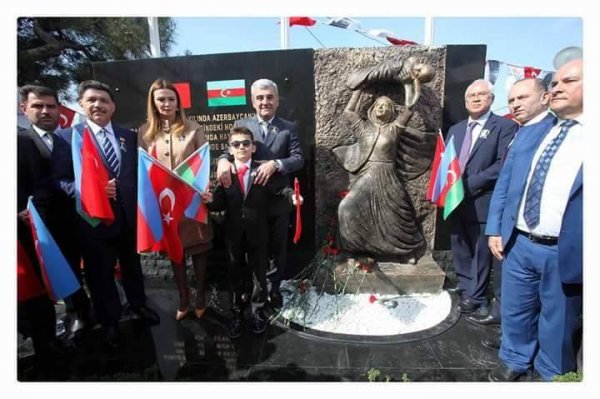 Xocalı soyqırımı qurbanlarının xatirəsi İzmirin Bornova bölgəsində anılıb - FOTOLAR