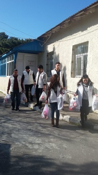 Sumqayıtda acınacaqlı vəziyyətdə yaşayan ailəyə yardım aksiyası davam edir - FOTOLAR Sumqayıtda acınacaqlı vəziyyətdə yaşayan ailəyə yardım aksiyası davam edir - FOTOLAR