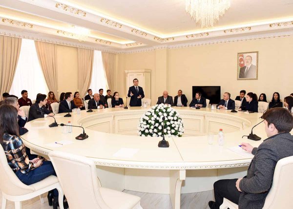 Sumqayıt hadisələri ilə bağlı dəyirmi masa keçirilib – FOTOLAR