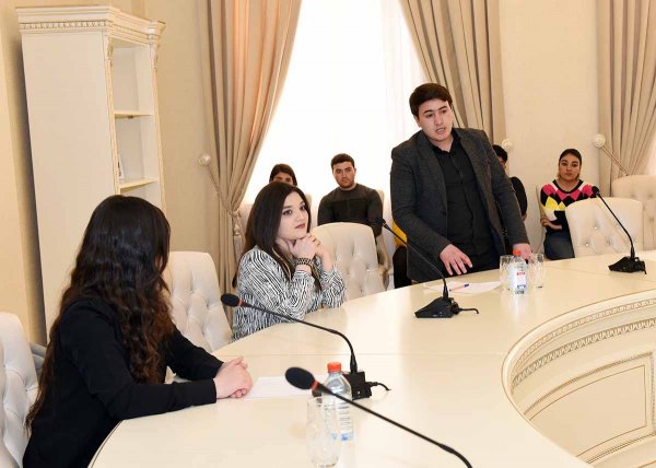 Sumqayıt hadisələri ilə bağlı dəyirmi masa keçirilib – FOTOLAR