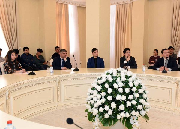 Sumqayıt hadisələri ilə bağlı dəyirmi masa keçirilib – FOTOLAR