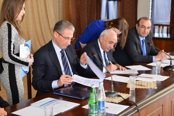 Sumqayıt Dövlət Universiteti ilə “Azərikimya” arasında əməkdaşlıq genişlənir: memorandum imzalandı - FOTOLAR