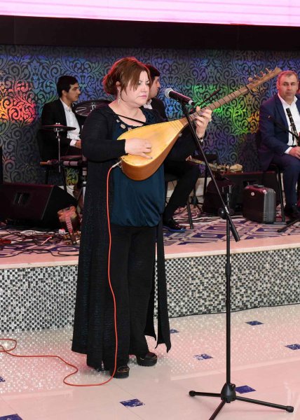 Zakir Fərəcov Sumqayıt qadınlarını təbrik etdi – FOTOLAR Zakir Fərəcov Sumqayıt qadınlarını təbrik etdi – FOTOLAR