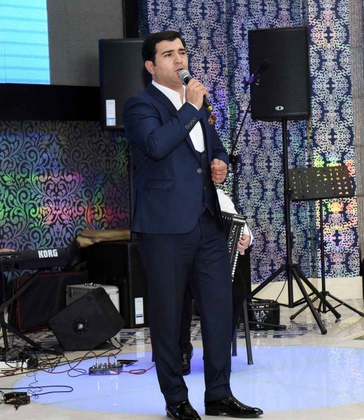 Zakir Fərəcov Sumqayıt qadınlarını təbrik etdi – FOTOLAR Zakir Fərəcov Sumqayıt qadınlarını təbrik etdi – FOTOLAR