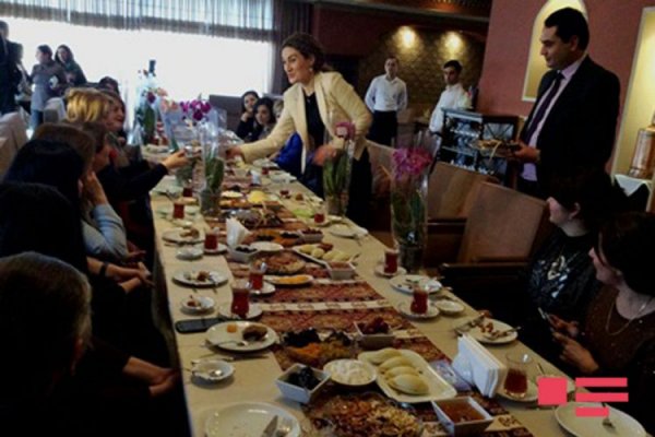 Gürcüstanın dövlət naziri: “Azərbaycan orta məktəblərində ana dilinin öyrədilməsinə diqqət yetiririk” Gürcüstanın dövlət naziri: “Azərbaycan orta məktəblərində ana dilinin öyrədilməsinə diqqət yetiririk”