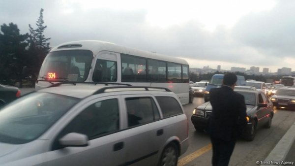 Bakı-Sumqayıt yolunda daha bir qəza - Yol bağlandı - FOTO