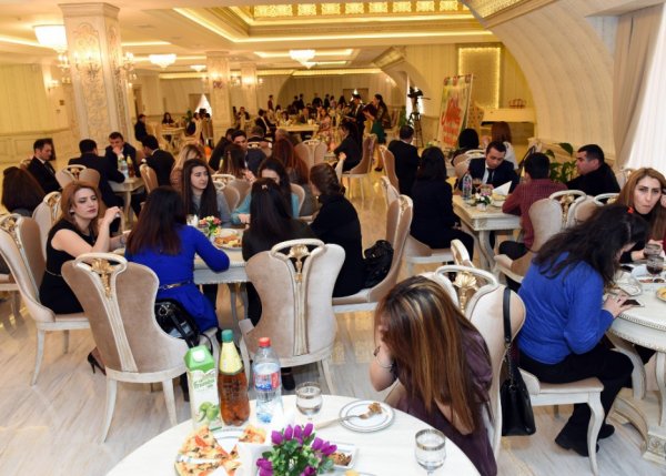 Sumqayıtlı gənclər Bahar bayramını qeyd ediblər-FOTO