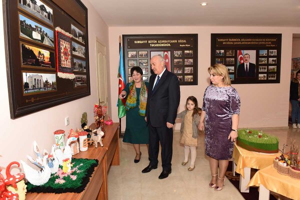 Sumqayıt İcra başçısı uşaqların Novruz şənliyində – FOTOLAR Sumqayıt İcra başçısı uşaqların Novruz şənliyində – FOTOLAR