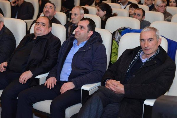 Sumqayıt Dövlət Dram Teatrının kollektivi Novruz bayramı ərəfəsində kimyaçılar qarşısında çıxış edib Sumqayıt Dövlət Dram Teatrının kollektivi Novruz bayramı ərəfəsində kimyaçılar qarşısında çıxış edib