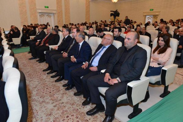 Sumqayıt Dövlət Dram Teatrının kollektivi Novruz bayramı ərəfəsində kimyaçılar qarşısında çıxış edib Sumqayıt Dövlət Dram Teatrının kollektivi Novruz bayramı ərəfəsində kimyaçılar qarşısında çıxış edib
