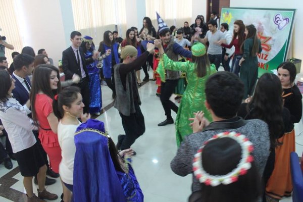 Sumqayıtda könüllü gənclər bədii-əyləncəli bayram tədbiri keçirdi-FOTOLAR