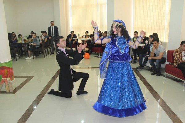 Sumqayıtda könüllü gənclər bədii-əyləncəli bayram tədbiri keçirdi-FOTOLAR