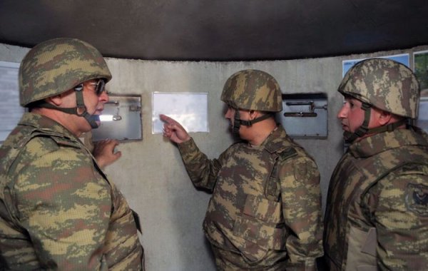 Müdafiə naziri ön xətdə müdafiənin təşkilini yoxlayıb Müdafiə naziri ön xətdə müdafiənin təşkilini yoxlayıb
