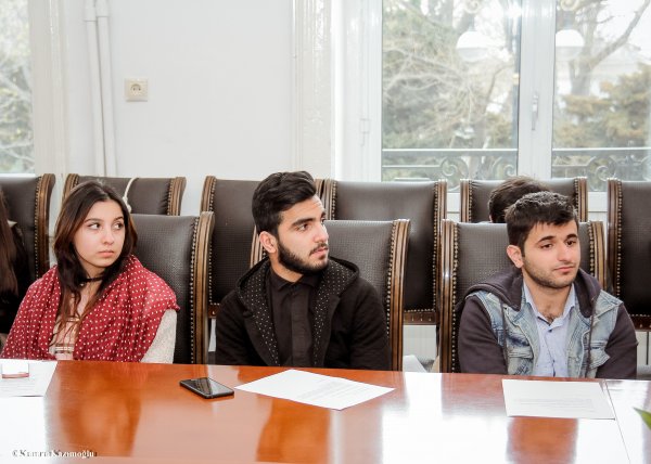 Qərb Universitetində “Müasir iqtisadi nəzəriyyələr və Azərbaycan iqtisadiyyatı” mövzusunda seminar keçirilib Qərb Universitetində “Müasir iqtisadi nəzəriyyələr və Azərbaycan iqtisadiyyatı” mövzusunda seminar keçirilib