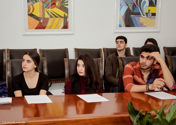 Qərb Universitetində “Müasir iqtisadi nəzəriyyələr və Azərbaycan iqtisadiyyatı” mövzusunda seminar keçirilib Qərb Universitetində “Müasir iqtisadi nəzəriyyələr və Azərbaycan iqtisadiyyatı” mövzusunda seminar keçirilib