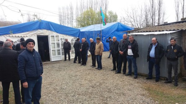 Əli Həsənov şəhid mayorun yas mərasimində - Foto