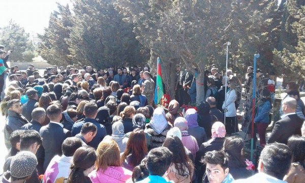 Sumqayıtda şəhid Seymur Baxışovun xatirə lövhəsinin açılışı olub - FOTOLAR