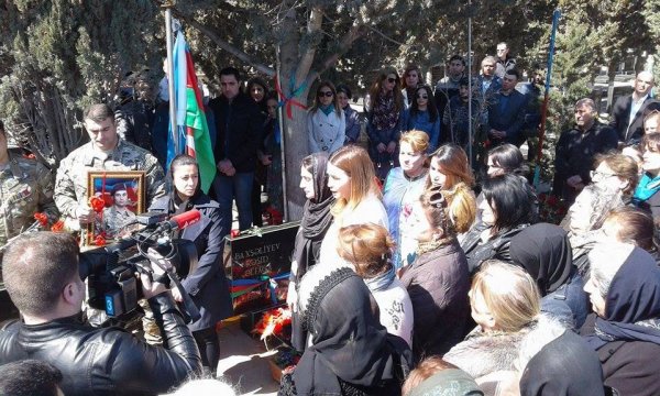 Sumqayıtda şəhid Seymur Baxışovun xatirə lövhəsinin açılışı olub - FOTOLAR