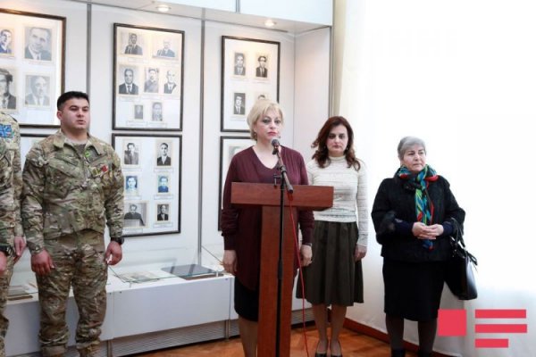 Aprel şəhidlərinin şəxsi əşyalarının sərgisi təşkil olunub