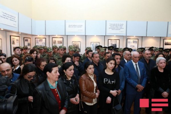 Aprel şəhidlərinin şəxsi əşyalarının sərgisi təşkil olunub