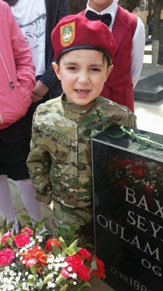 Sumqayıtlı şəhid Seymur Baxışov yad olunub – Doğmaları ilə görüşüb, şəhidin məzarını ziyarət ediblər (FOTOLAR) Sumqayıtlı şəhid Seymur Baxışov yad olunub – Doğmaları ilə görüşüb, şəhidin məzarını ziyarət ediblər (FOTOLAR)