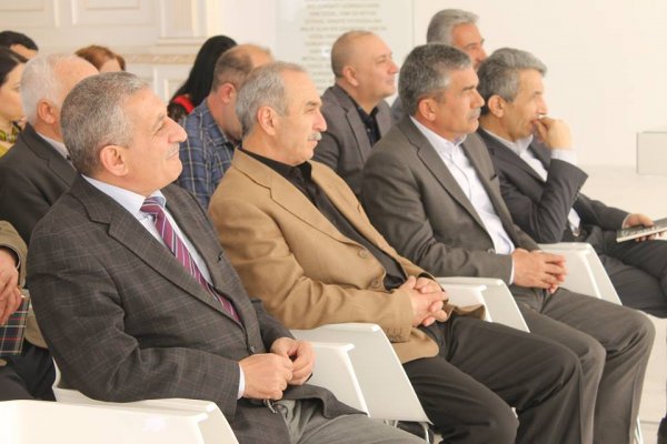 Sumqayıtda Rauf Qaraişığın “77 ŞEİR” kitabının təqdimatı olub Sumqayıtda Rauf Qaraişığın “77 ŞEİR” kitabının təqdimatı olub