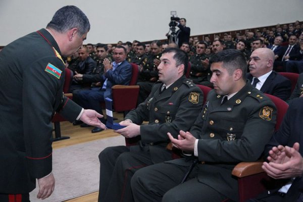 Aprel döyüşlərinin ildönümünə həsr olunmuş mərasim keçirilib Aprel döyüşlərinin ildönümünə həsr olunmuş mərasim keçirilib