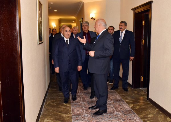 Sumqayıtda növbəti otelin açılışı olub - İcra hakimi Zakir Fərəcov və sabiq başçı Şakir Abuşov mərasimdə (FOTOSESSİYA) Sumqayıtda növbəti otelin açılışı olub - İcra hakimi Zakir Fərəcov və sabiq başçı Şakir Abuşov mərasimdə (FOTOSESSİYA)