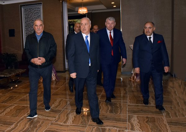 Sumqayıtda növbəti otelin açılışı olub - İcra hakimi Zakir Fərəcov və sabiq başçı Şakir Abuşov mərasimdə (FOTOSESSİYA) Sumqayıtda növbəti otelin açılışı olub - İcra hakimi Zakir Fərəcov və sabiq başçı Şakir Abuşov mərasimdə (FOTOSESSİYA)