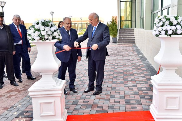 Sumqayıtda növbəti otelin açılışı olub - İcra hakimi Zakir Fərəcov və sabiq başçı Şakir Abuşov mərasimdə (FOTOSESSİYA) Sumqayıtda növbəti otelin açılışı olub - İcra hakimi Zakir Fərəcov və sabiq başçı Şakir Abuşov mərasimdə (FOTOSESSİYA)