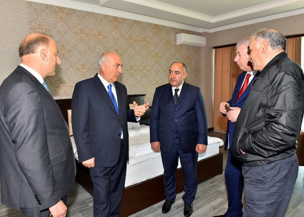 Sumqayıtda növbəti otelin açılışı olub - İcra hakimi Zakir Fərəcov və sabiq başçı Şakir Abuşov mərasimdə (FOTOSESSİYA) Sumqayıtda növbəti otelin açılışı olub - İcra hakimi Zakir Fərəcov və sabiq başçı Şakir Abuşov mərasimdə (FOTOSESSİYA)