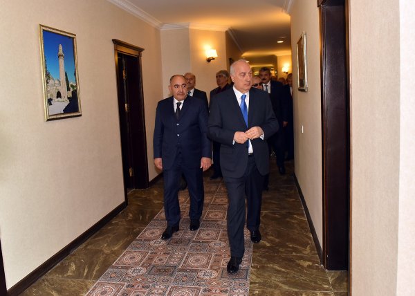 Sumqayıtda növbəti otelin açılışı olub - İcra hakimi Zakir Fərəcov və sabiq başçı Şakir Abuşov mərasimdə (FOTOSESSİYA) Sumqayıtda növbəti otelin açılışı olub - İcra hakimi Zakir Fərəcov və sabiq başçı Şakir Abuşov mərasimdə (FOTOSESSİYA)