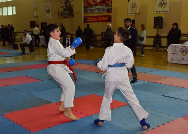 Sumqayıtda Milli Qəhrəman Albert Aqarunovun xatirəsinə həsr olunan Karate–Do üzrə V açıq çempionat keçirilib VİDEO Sumqayıtda Milli Qəhrəman Albert Aqarunovun xatirəsinə həsr olunan Karate–Do üzrə V açıq çempionat keçirilib VİDEO
