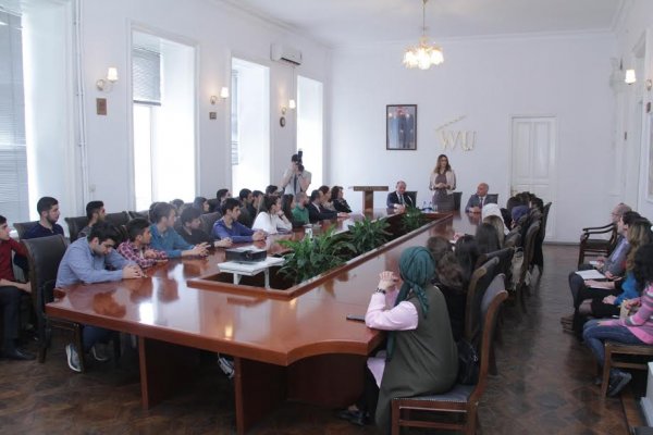Qənirə Paşayeva universitetə getdi, tələbələrə çağırış etdi Qənirə Paşayeva universitetə getdi, tələbələrə çağırış etdi