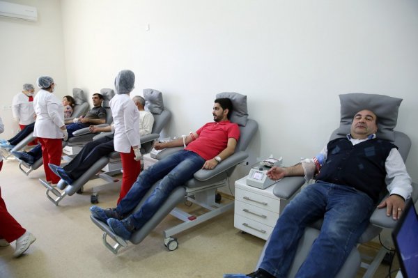 Hematoloq Pərvanə Hacıyeva: Bizim Qan Bankında kifayət qədər ehtiyat var-FOTO Hematoloq Pərvanə Hacıyeva: Bizim Qan Bankında kifayət qədər ehtiyat var-FOTO