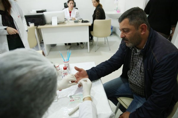 Hematoloq Pərvanə Hacıyeva: Bizim Qan Bankında kifayət qədər ehtiyat var-FOTO Hematoloq Pərvanə Hacıyeva: Bizim Qan Bankında kifayət qədər ehtiyat var-FOTO